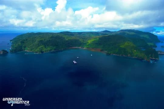 cocos island diving