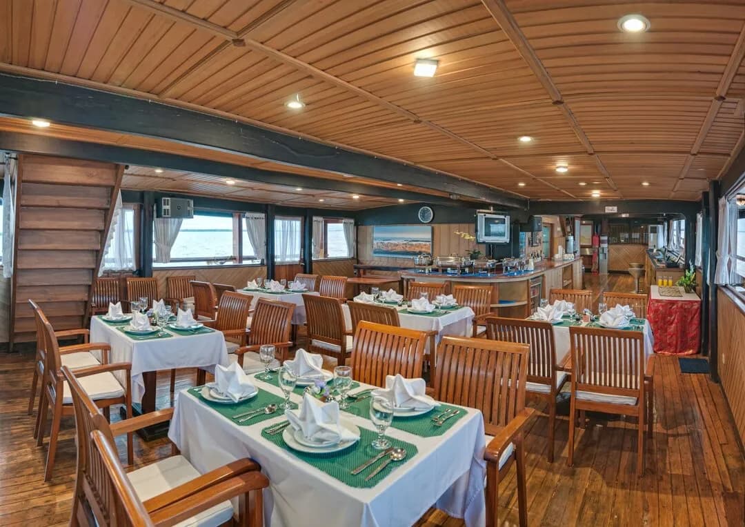 SeaSafari8-Restaurant.jpg