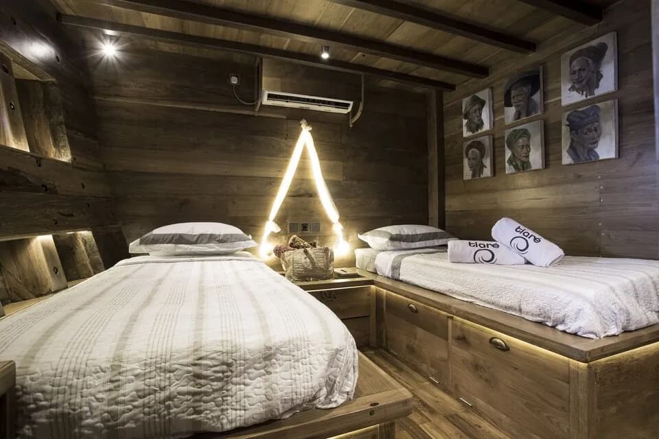 Tiare Cruise Liveaboard