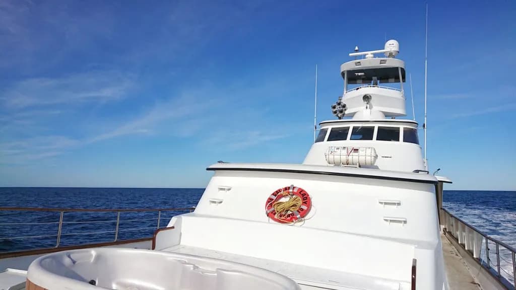 Nautilus Gallant Lady Liveaboard hot tub