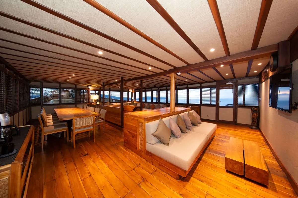 Coralia Liveaboard