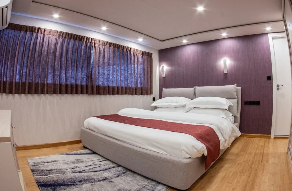 M/V Emperor Explorer