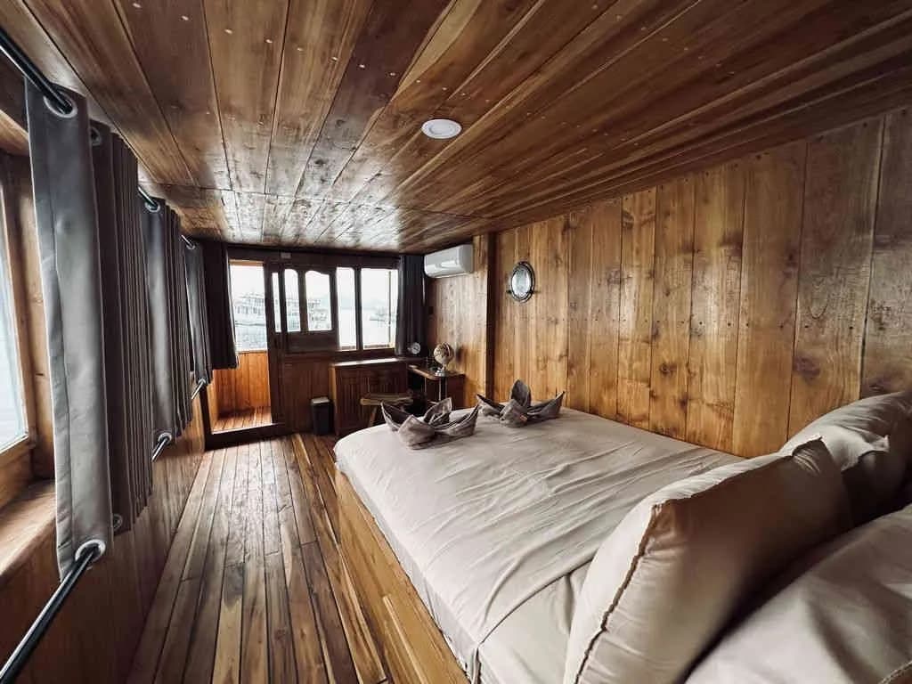 Double cabin accommodations