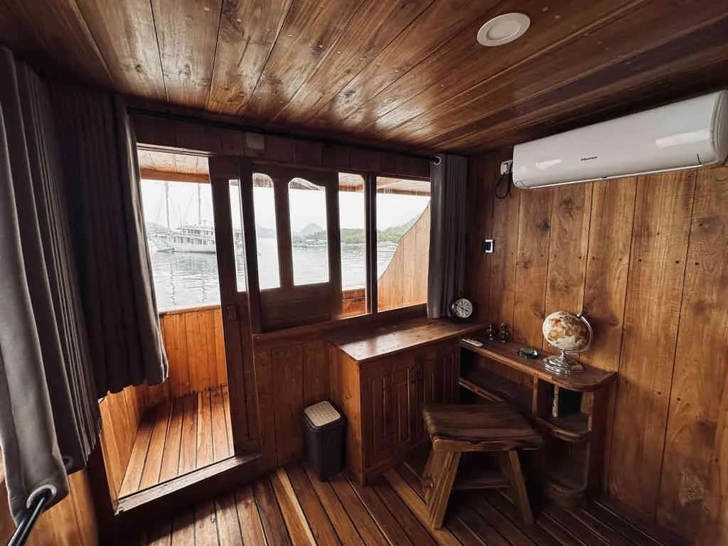 Well-equipped cabin