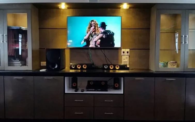 Entertainment system in the salon