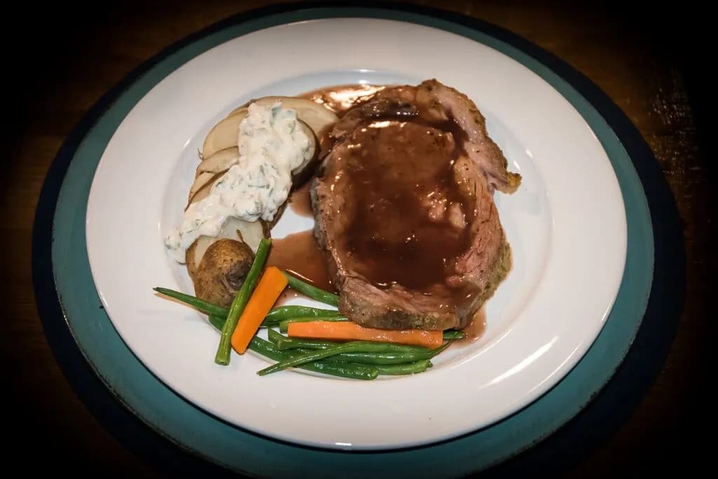 Quino El Guardian Liveaboard Food