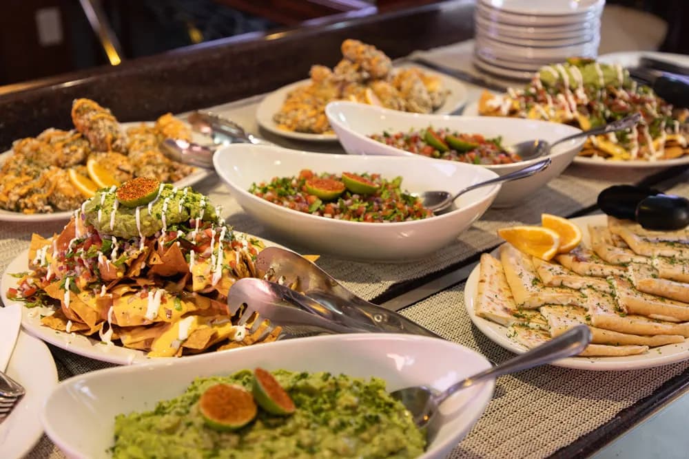 Solmar V Liveaboard buffet dinner