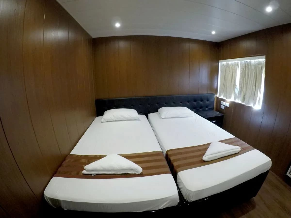 Infiniti Liveaboard