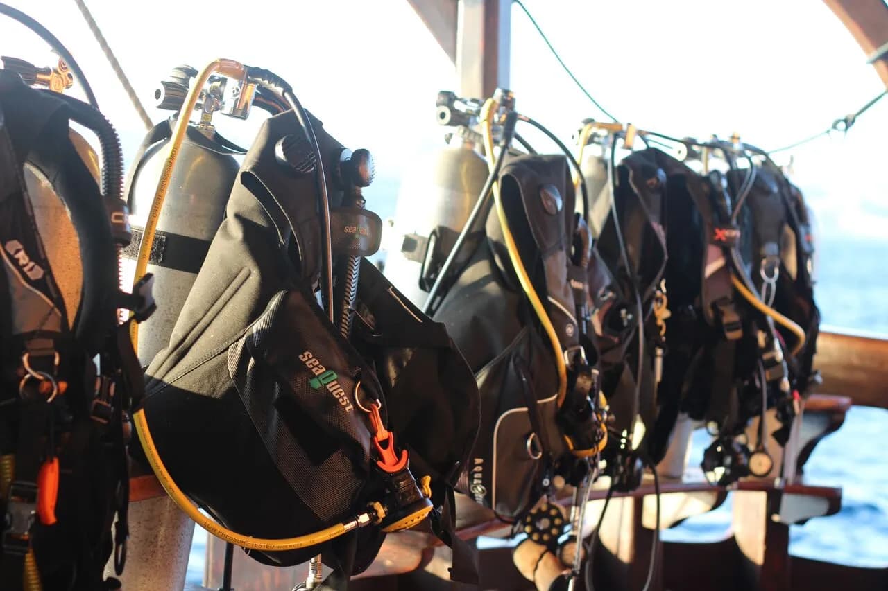 Dive deck with gear set up