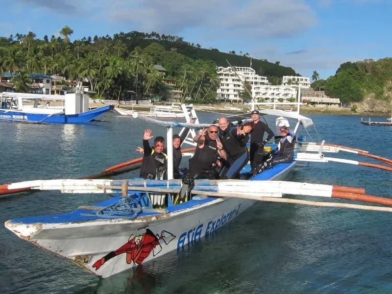Divers on a dive boat at El Galleon